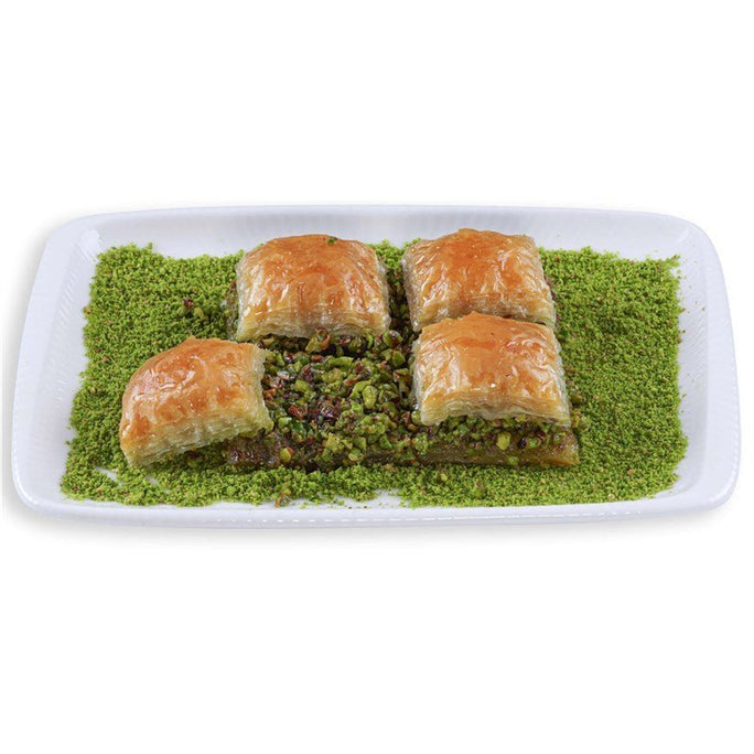 //mahireeyvallah.myshopify.com/cdn/shop/files/antep-fistikli-kuru-baklava-21_684x752.jpg?v=1698131580