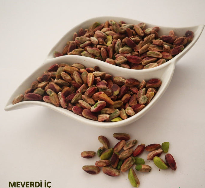 //mahireeyvallah.myshopify.com/cdn/shop/files/meverdi-ic-antep-fistigi-410_684x752.jpg?v=1698133462